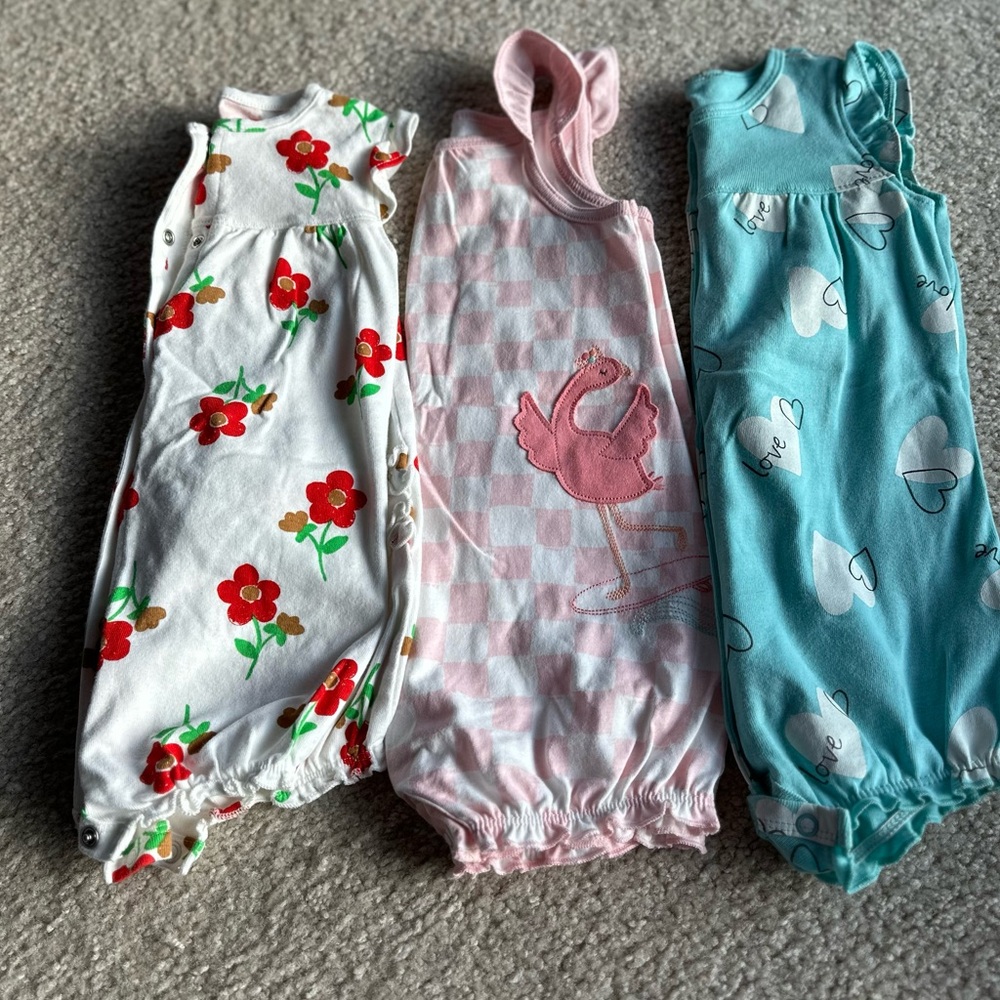 Carter’s 18month Rompers-Great Condition